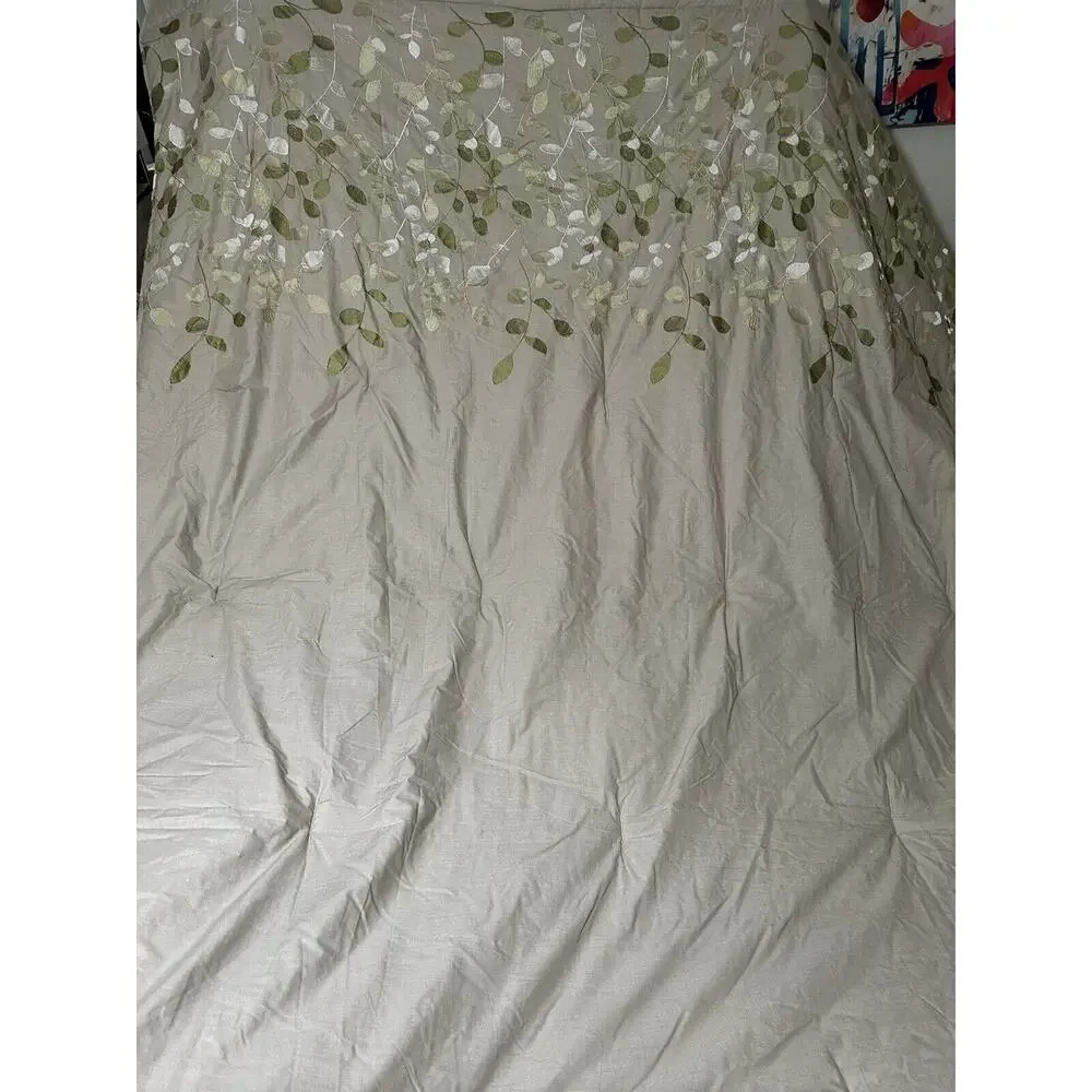 Victoria Classics Embroidered Floral Leaves King Comforter Vintage‎ Cream green